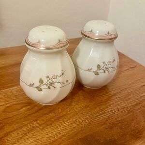Mikasa Monticello Floral Salt and Pepper Shakers